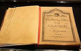 Primera constitucion