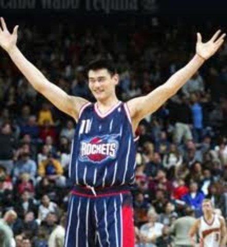 Yao Ming becomes first #1 overall draft pick to never play college ball in U.S.A
