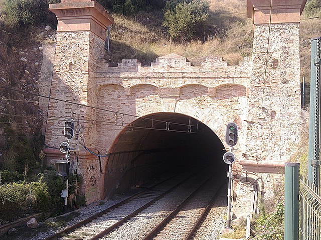TÚNEL DE MONTGAT