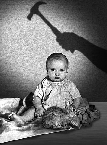 JOHN B. WATSON realiza el experimento "el pequeño Albert"