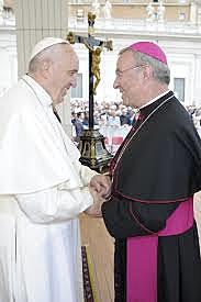 El bisbe de Barcelona comenta sobre la parroquia.