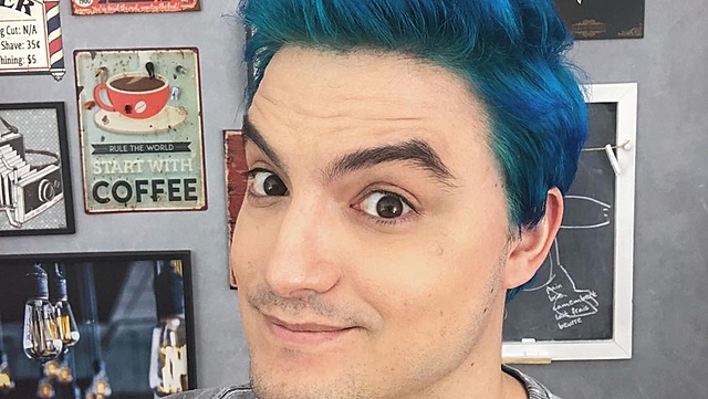 He paint his hair at the first time