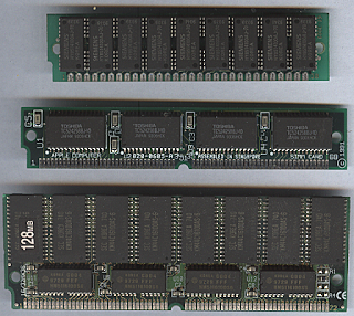 - SIMM- "Single In-line Memory Module, é um tipo de módulo de memória contendo RAM usada em computadores do início da década de 1980 até fins da década de 1990."  Há 3 tipos de memórias SIMM, de 30 pinos, 68 pinos e 72 pinos. Esta foi lançada em 1980