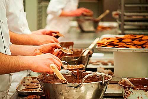 Primera confitería a base del chocolate: Chocolaterie Royale