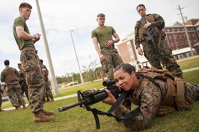 Women: Congress opens all military service to women