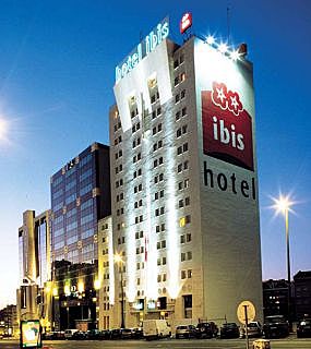 Creación del primer Ibis, el primer hotel económico