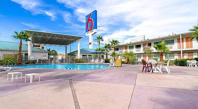 Adquisición de la cadena Motel 6 en los Estados Unidos