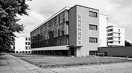 Timeline: De l'Arts&Crafts a la Bauhaus