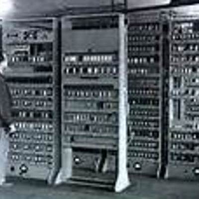 Timeline: Eventos Históricos de la Computación e Informática.