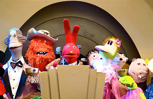 Televisión con canales públicos y provinciales