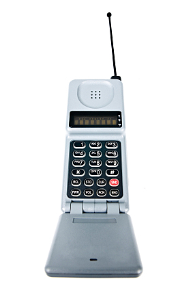 MEJORAS A LA PRIMERA GENERACIÓN DE TELÉFONOS MÓVILES