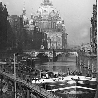 Timeline: Die Weltstadt in der Weimarer Republik