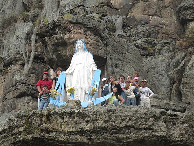caminata hacia la virgen