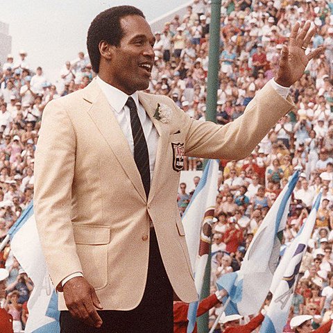 Simpson is inducted in Pro Football Hall of Fame