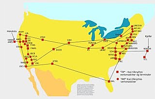 Se produce la primera comunicación entre dos computadoras (UCLA y Stanford)