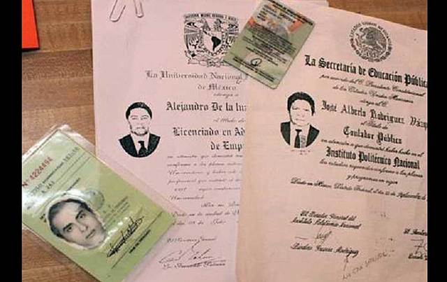 Títulos profesionales.