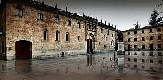 Mas de 44 Universidades.