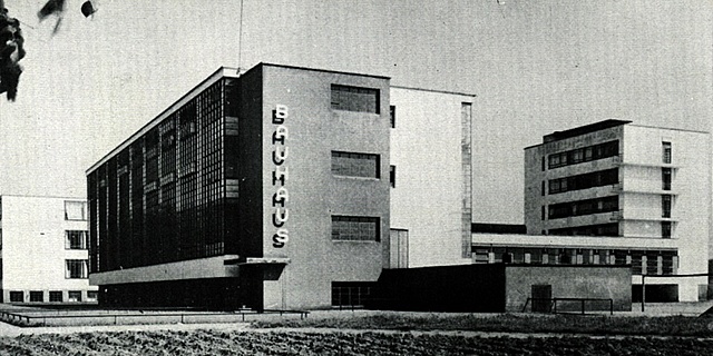 INICIO DE LA ESCUELA BAUHAUS