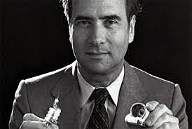 Theodore Maiman descrube el rayo laser