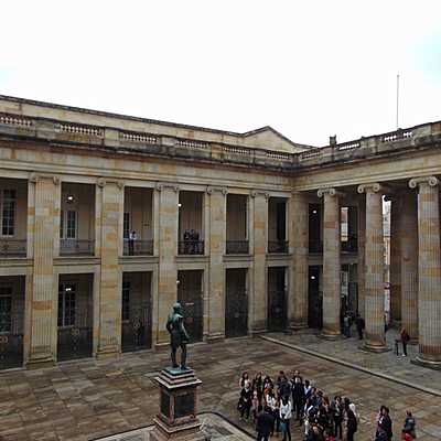 Timeline: HISTORIA CONSTRUCCIÓN DEL CAPITOLIO NACIONAL COLOMBIANO