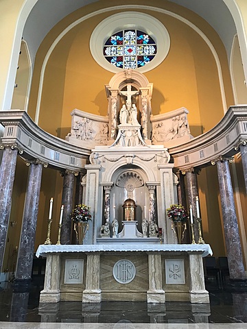 Napoleon restores the Catholic Church