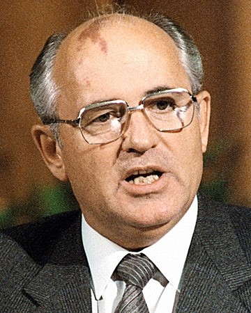 Mikhail Gorbachev becomes Soviet leader
