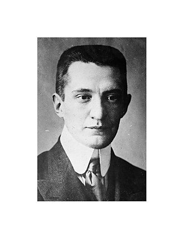 kerensky escapa de petrogrado