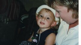 Timeline: La Vida de Christy.