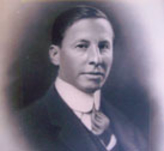 Leverett Thompson becomes mayor