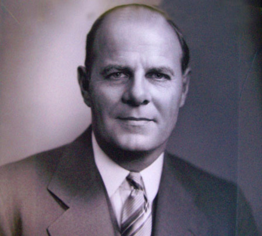 Edward K. Welles becomes mayor