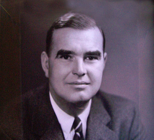 John O. Giles becomes mayor