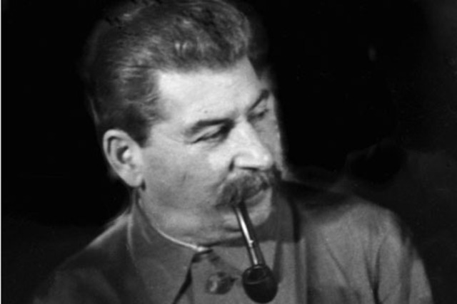 Totalitarian government established in the USSR