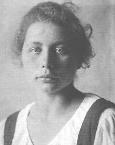 Günta Stolzl  (estudiante y profesora)