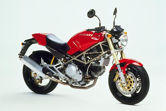 DUCATI M900