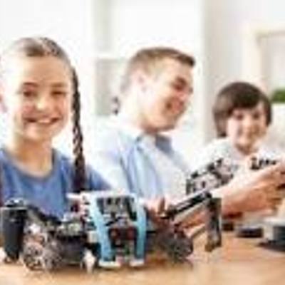 Timeline: historia de la robotica educativa