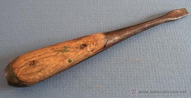 Primer Destornillador de Pala