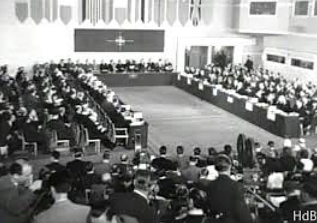 formació de la República Federal d'Alemanya y de la República Democràtica d'Alemanya