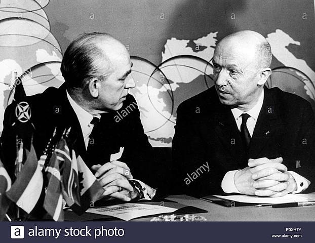 Francia sale de la OTAN