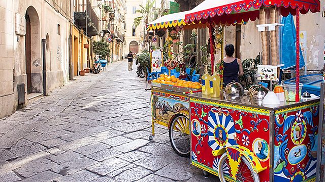 Presentazione tema  e preparazione presentazione scuola e studenti