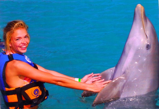 Hace un mes que nadé con delfínes.