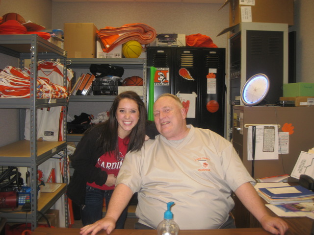 Hace ahora que yo ayudo con baskquetbol