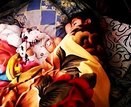 I sometimes sleep with my sister at 10:20 pm