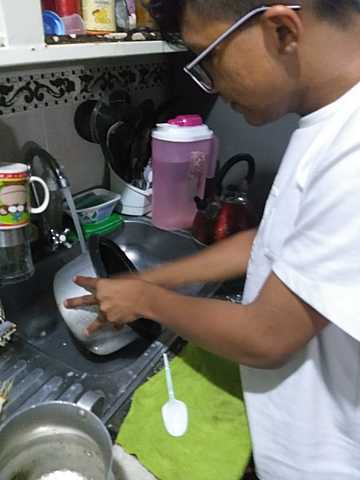 I wash the plates at 8:30