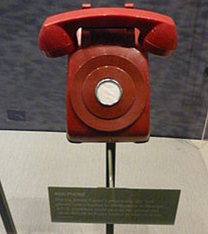 S'establix el "telefon roig" entre la Casa Blanca i el KREMLIN