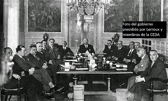 Entrada de la CEDA al gobierno.