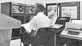 ARPANET realiza su primer contacto a cientos de kilómetros de distancia.