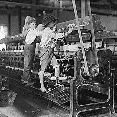 Timeline: podríamos llamar Primera Revolución Industrial, se podría situar a finales del siglo XVIII, mientras su conclusión se podría situar a mediados del siglo XIX, con un período de transición ubicado entre 1840 y 1870.