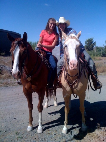 Hace siete años que aprendí a montar un caballo.