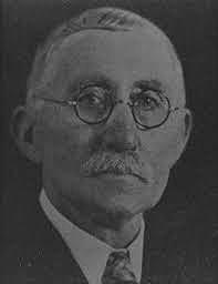 J.C. Duncan, primer texto en administración.