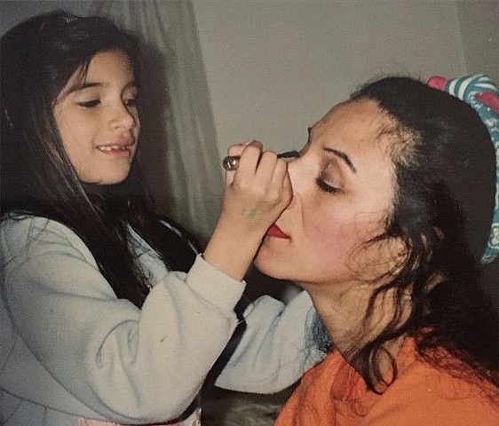 Diane's mother comes back.